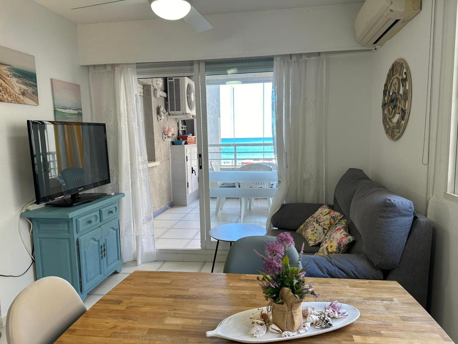 קלפה Apartment On The Beach With Parking And Pool מראה חיצוני תמונה